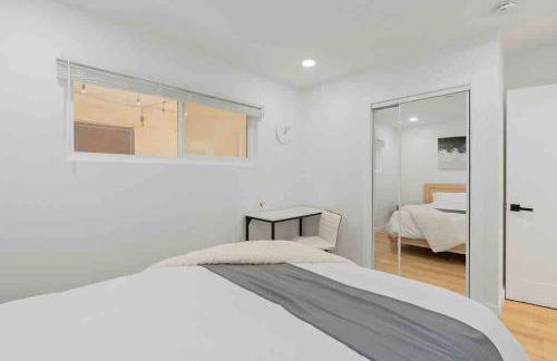 Brand New Ocean-View Beach Home Steps to the Sand! - Foto 26