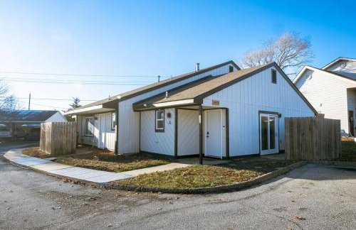 Roasted Blue - 8 min to KU & Mass - Photo 34