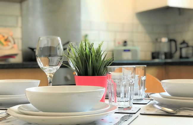 Central Wigan Welcoming Townhouse Sleeps up to 6 - Photo 14