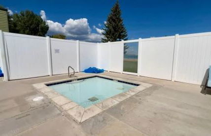 New Bear Lake Home with Beautiful Fall Views - Photo 52