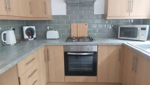 Charming 2 BedRoom Tredegar Gem. Sleeps 4 - Foto 3