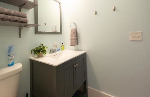 Chic Downtown Retreat Breweries, Murals & Music - Foto 47