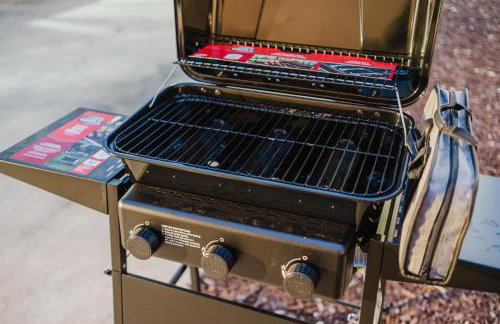 Entire Private Home with 3 Bedrooms 2 Bathrooms, Hot Tub, Garage, King Bed, Available Now - Foto 20