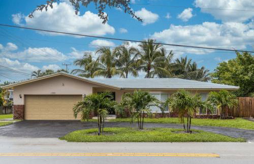 Purely Pompano, Pool, Water front, Paddleboard, Beach, 5 bedroom 3 bath - Photo 17