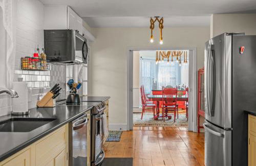 Coastal Victorian Home Walk to Downtown - Foto 30