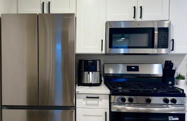 Beach Paradise- 4 min walk from beach - Foto 35