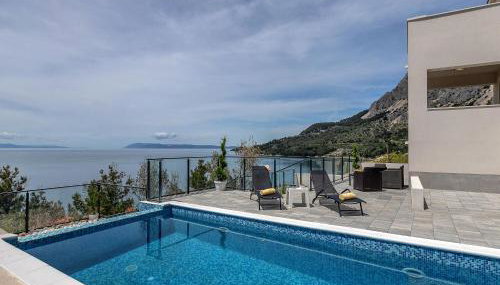 Stunning Villa in Drasnice With Private Pool - Photo 4
