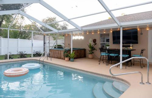 Escape to Secluded Spa, Heated Pool, Game Room, Firepit Near Crystal and Rainbow Rivers - Foto 1