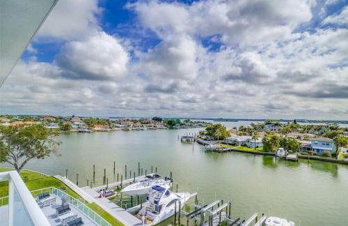 Luxury Waterfront Penthouse with Amenities and Services - Foto 24