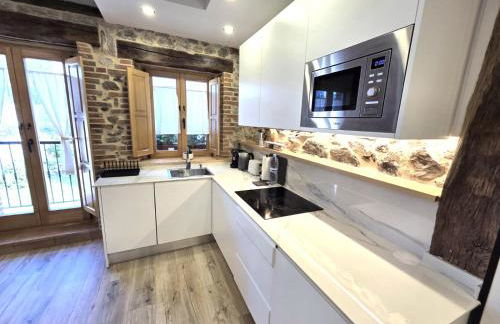 El Patio de Vespasiano-Calera- vistas a la iglesia junto al puerto - Photo 8