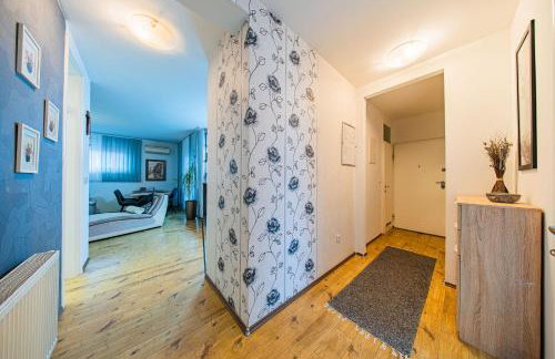 Flexible SelfCheckIns 203 - Zagreb - 2 Bedrooms - Loggia - Foto 22