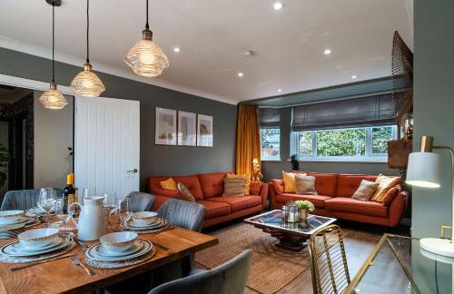 Luxury Renovated Bungalow with wheel chair access, Hot Tub and Fire Pit - Foto 18