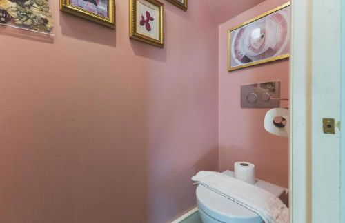 Modern Comforts in a Designer Home - Photo 34