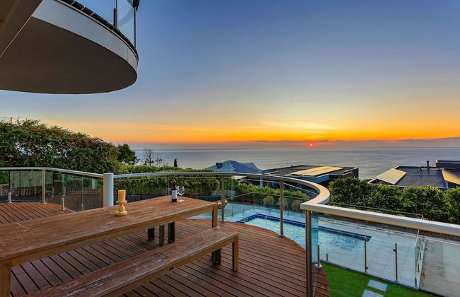 Clifftop Family Retreat With Views Pool - Foto 8