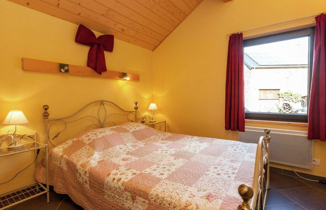 La Roche Cozy Forest Escape - Photo 4