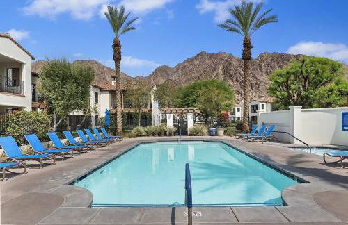 Luxury 1BR Suite Living Room, Patio, Fp & Kitchen, 12 pools -Legacy Villas - Photo 11