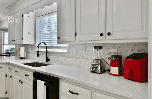 Cozy Home Away From Home - Pet-friendly, King bed - Foto 8