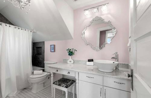 Walk to Beach at Historic Sears Kit Home - Foto 21