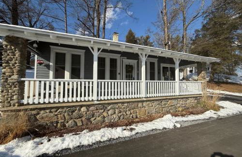 Couples Lakefront Retreat in the Poconos - Foto 3