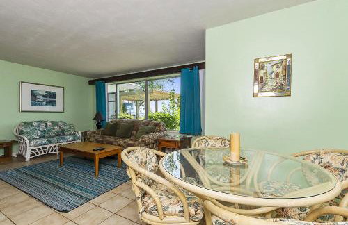 Charming Waterfront Cabin Cabin - Photo 8