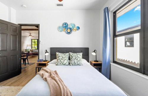 Cozy 2BR Next to Design District & Free Parking - Photo 5