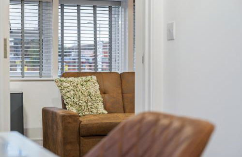 Light And Bright Apartment In The Middle Of Andover - Photo 15