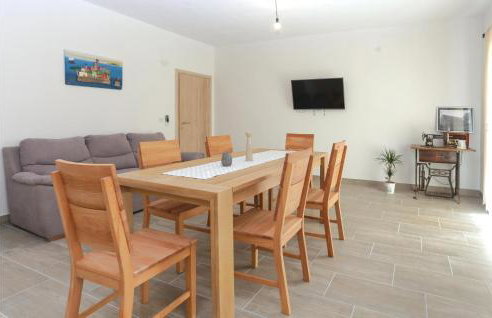 Three-Bedroom Holiday Home In Dugogabe - Foto 2