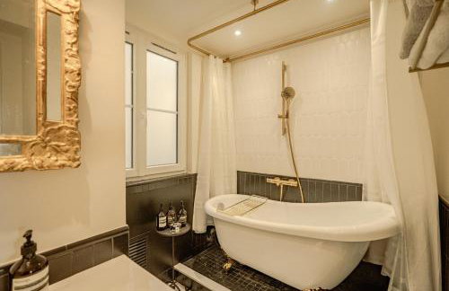 Apartment with Eiffel Tower view - Photo 12