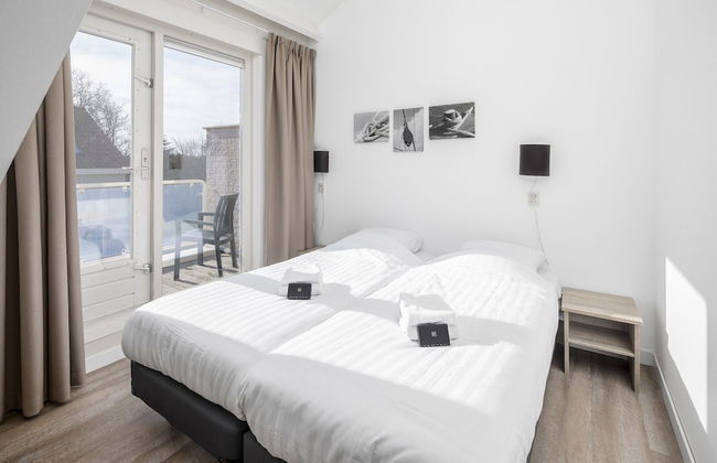 Beachside Bungalow Near Beach - Photo 3