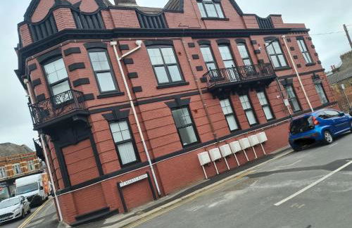 2 Bed Ground Floor Apt - outdoor access in Strood F2 - Photo 7