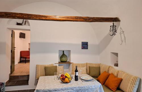 Calm Wood & Stone Home with View, Chios - Foto 21