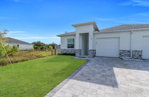 Cozy 3BR Duplex Unit with WiFi and Laundry in Lehigh Acres - Foto 7