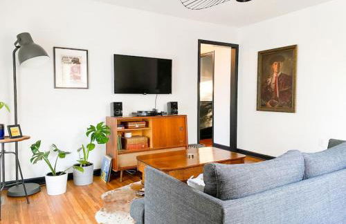 Mid-Century Modern Home Near Downtown with Free Parking - Foto 2