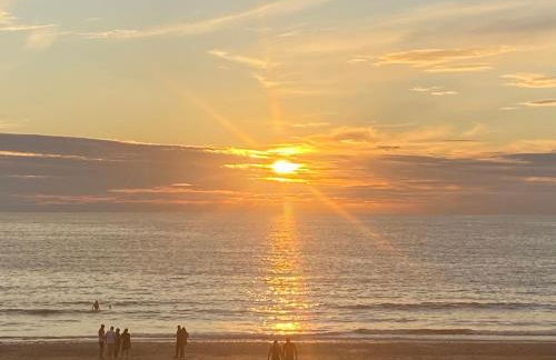 Sunsets In Porthtowan, Beachfront apartment - Photo 19