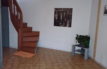 Logement tout équipé centre ville - Photo 2