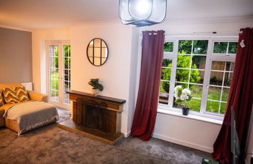 Conyngham Villa, Luxury Detached House, 6 Beds, 4BR,Large garden, Parking - Sleeps 8 - Foto 78