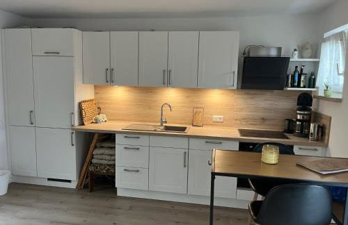 FeWo Brauel am Nordpfad Zevener Geest - Ruhige, moderne 2 Zimmer Wohnung, Ladestation, Parkplatz, Wlan, Garten - Foto 2