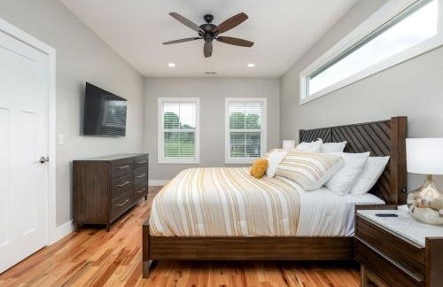 Walkable Downtown 5BR - Hot Tub and Resort Access - Foto 18