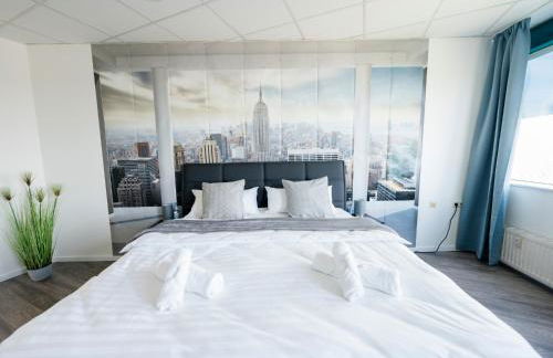 Design Penthouse - 4SZ - 2Bäder - Whirlpool - 2 Parkplätze - Dachterrasse - Foto 36