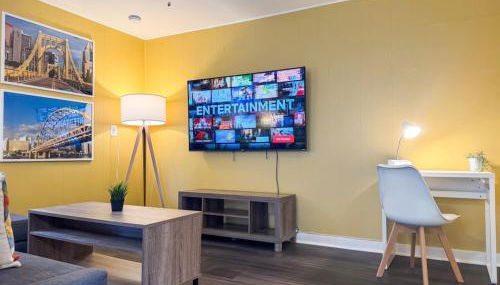 Sleeps 6 Homey 2 Bedroom with 5 Beds and WIFI - Foto 3