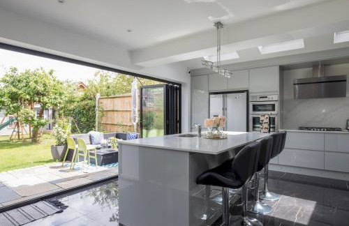 Gorgeous Family Home Near River Thames-Old Windsor - Pass the Keys - Foto 1