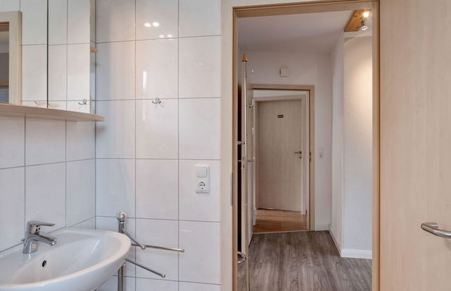 Snug Apartment in Kalkhorst with Terrace near City Center - Foto 24