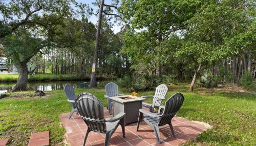 Waterfront Home Game Room Ping Pong Outdoor Bar Area - Foto 3, Garden view