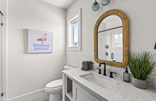 Luxury Beachfront l Private Hot Tub, Pool, & 2 Arcade Games - Foto 70