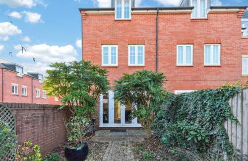 Spacious 4BR Newport Home - Ideal for Families & Groups - Foto 18