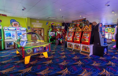 Space for 8, by the Beach with Pool and Entertainment - Foto 35