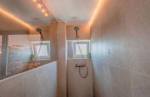 Countryside Elegant 4-Bedroom Suite, Pool & Garden - Foto 13