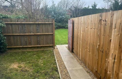 Charming Apartment in West Ealing, 12 Mins to Central London by Train, Free Parking, 8-Min Walk to Station - Foto 18