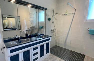 La Maison aux pieds des Pyrénées - Piscine d'exception de 25m - Foto 21