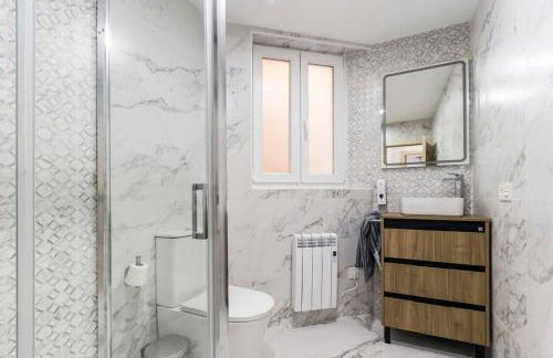 LUJO Parking, Proyector, Maquinita y Patinetes - Foto 25